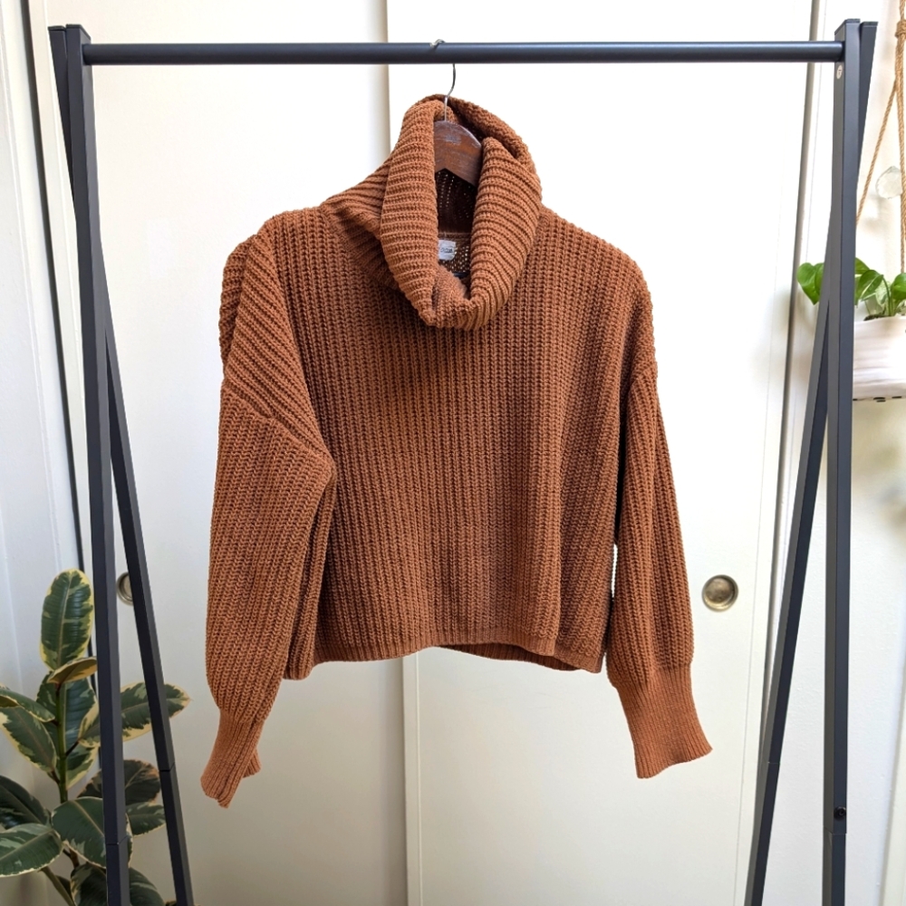 by Hazel Moon - Cropped Turtleneck Sweater In Camel